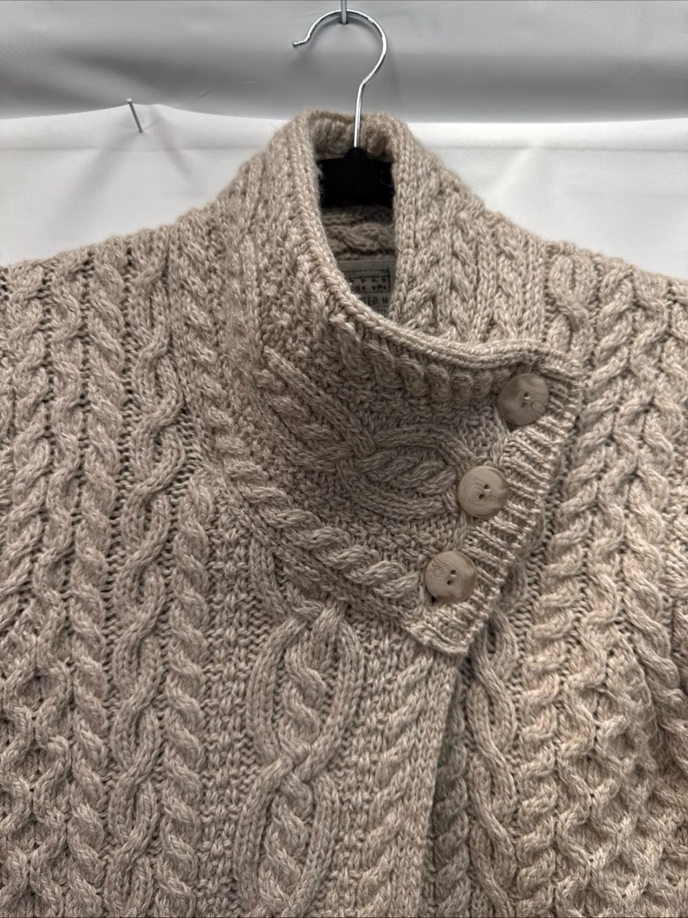 Aran Sweater Market Women’s Merino Wool Cardigan Beige Sz M Irish Cable Knit - Picture 2 of 11